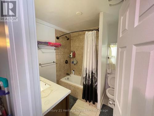 42 Forsythe Street, Fort Erie (Central), ON - Indoor Photo Showing Bathroom