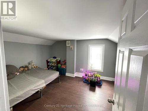 42 Forsythe Street, Fort Erie (Central), ON - Indoor Photo Showing Bedroom