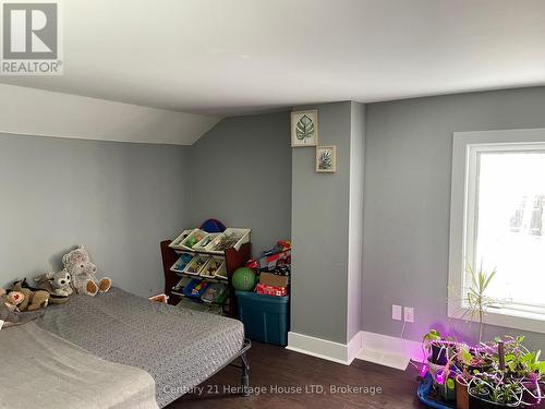 42 Forsythe Street, Fort Erie (Central), ON - Indoor Photo Showing Bedroom