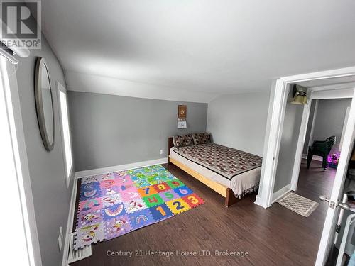 42 Forsythe Street, Fort Erie (Central), ON - Indoor Photo Showing Bedroom