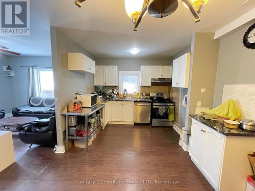 42 Forsythe Street, Fort Erie (Central), ON - Indoor Photo Showing Kitchen