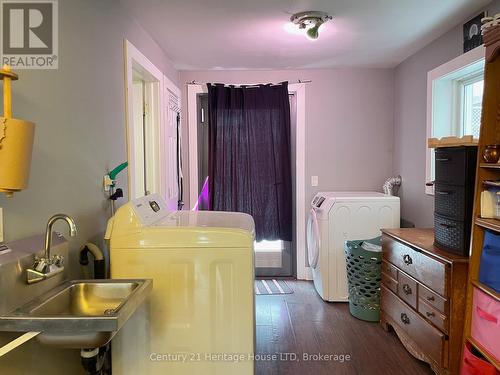 42 Forsythe Street, Fort Erie (Central), ON - Indoor Photo Showing Laundry Room