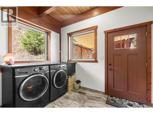 1917 Bass Road, Williams Lake, BC - Indoor Photo Showing Laundry Room