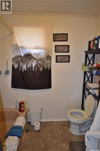 579 25Th Street E, Prince Albert, SK - Indoor Photo Showing Bathroom