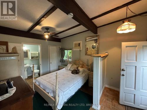 1640 Dominion Road, Fort Erie (Crescent Park), ON - Indoor Photo Showing Bedroom