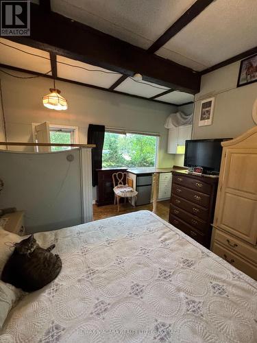 1640 Dominion Road, Fort Erie (Crescent Park), ON - Indoor Photo Showing Bedroom
