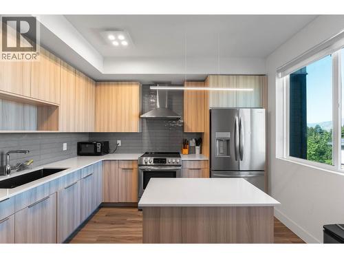 3634 Mission Springs Drive Unit# 403, Kelowna, BC - Indoor Photo Showing Kitchen With Upgraded Kitchen