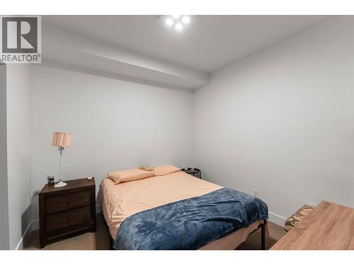 3634 Mission Springs Drive Unit# 403, Kelowna, BC - Indoor Photo Showing Bedroom