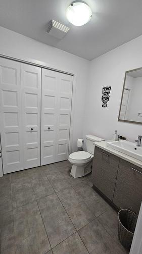 Powder room - 403-3725 Av. Jean-Béraud, Laval (Chomedey), QC - Indoor Photo Showing Bathroom