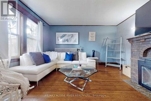 36 John Street, Cambridge, ON - Indoor Photo Showing Living Room With Fireplace