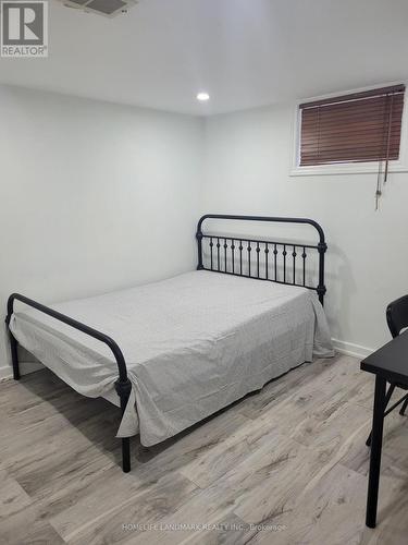 20 Ainslie Avenue, Hamilton, ON - Indoor Photo Showing Bedroom
