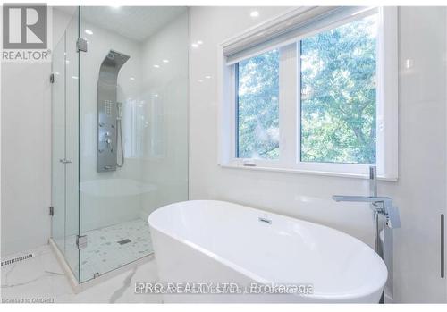 6 Campview Road, Hamilton, ON - Indoor Photo Showing Bathroom