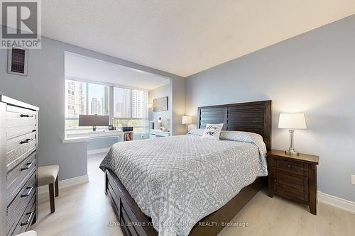 603 - 50 Kingsbridge Garden Circle, Mississauga, ON - Indoor Photo Showing Bedroom