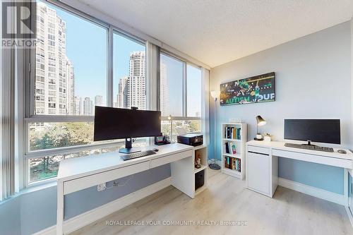 603 - 50 Kingsbridge Garden Circle, Mississauga, ON - Indoor Photo Showing Office