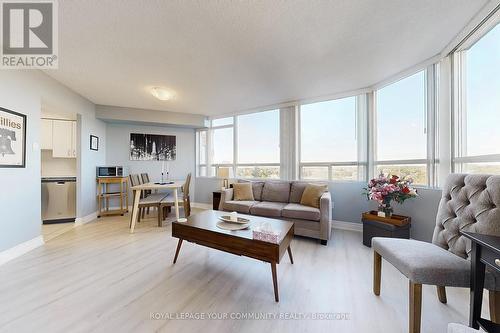 603 - 50 Kingsbridge Garden Circle, Mississauga, ON - Indoor Photo Showing Living Room