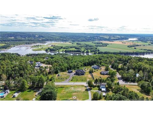 207 Carlisle Rd, Douglas, NB 