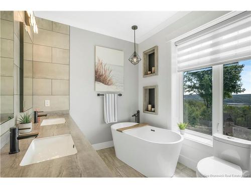 207 Carlisle Rd, Douglas, NB 