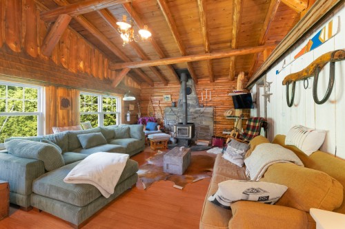 Salon - 127 Ch. Mercier, Bury, QC - Indoor Photo Showing Living Room With Fireplace