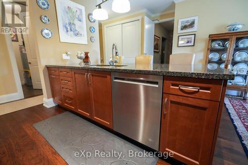 203 - 80 9Th Street E, Owen Sound, ON - Indoor Photo Showing Kitchen