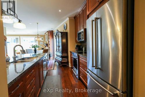 203 - 80 9Th Street E, Owen Sound, ON - Indoor Photo Showing Kitchen With Double Sink With Upgraded Kitchen