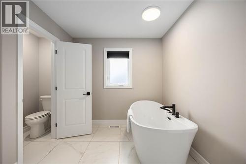 3559 Mia Lane, Plympton-Wyoming, ON - Indoor Photo Showing Bathroom
