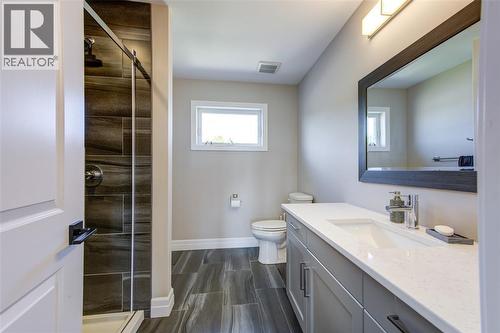 3559 Mia Lane, Plympton-Wyoming, ON - Indoor Photo Showing Bathroom