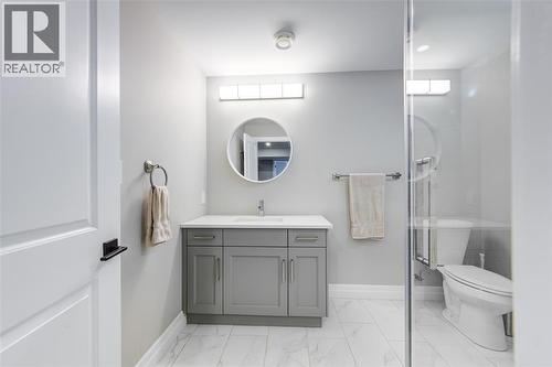 3559 Mia Lane, Plympton-Wyoming, ON - Indoor Photo Showing Bathroom
