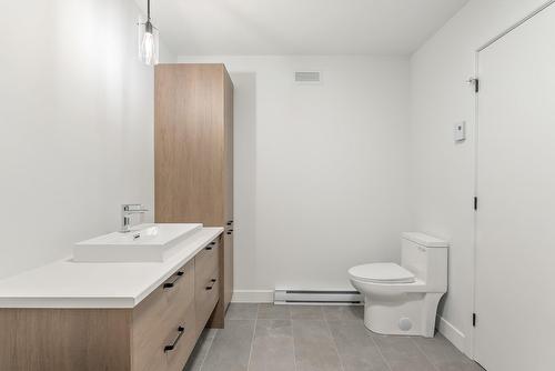 Salle de bains - Rue De La Céramique, Lévis (Les Chutes-De-La-Chaudière-Ouest), QC - Indoor Photo Showing Bathroom