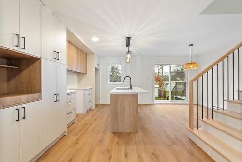 Cuisine - Rue De La Céramique, Lévis (Les Chutes-De-La-Chaudière-Ouest), QC - Indoor Photo Showing Kitchen