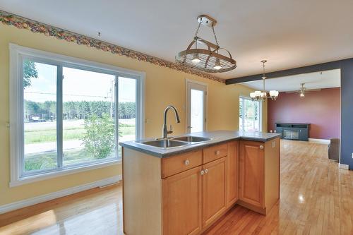 Kitchen - 828 Rg St-Esprit, L'Épiphanie, QC - Indoor Photo Showing Kitchen With Double Sink