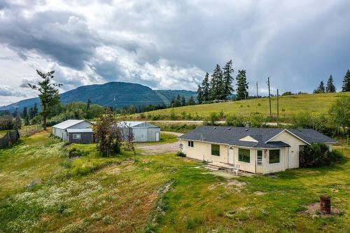 3575 Canyon Road, Spallumcheen, BC - Outdoor