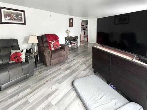 8 Smith Avenue, Springhill, NS 