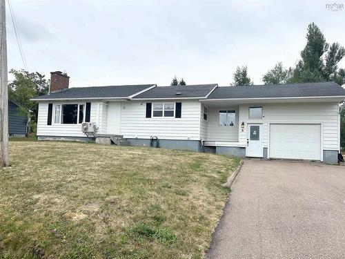 8 Smith Avenue, Springhill, NS 