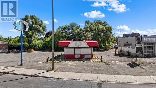 1503 Merivale Road, Ottawa, ON 