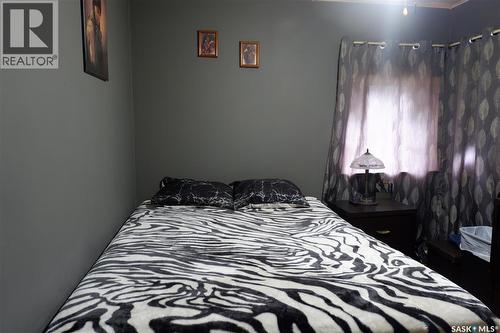 221 7Th Avenue W, Assiniboia, SK - Indoor Photo Showing Bedroom