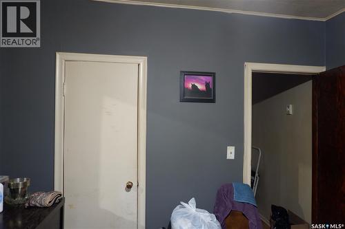 221 7Th Avenue W, Assiniboia, SK - Indoor