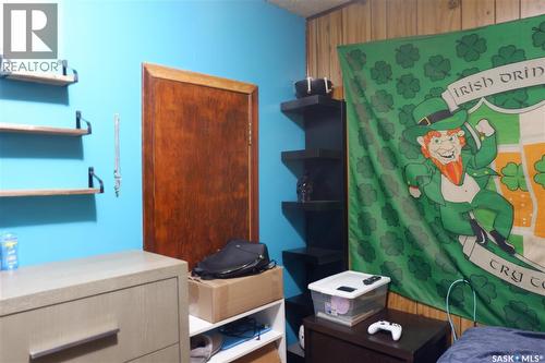 221 7Th Avenue W, Assiniboia, SK - Indoor
