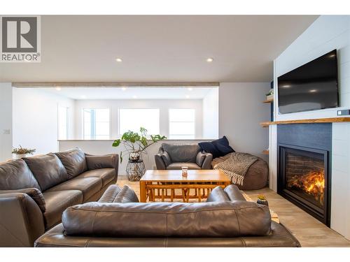 2521 Panoramic Way, Blind Bay, BC - Indoor Photo Showing Living Room With Fireplace