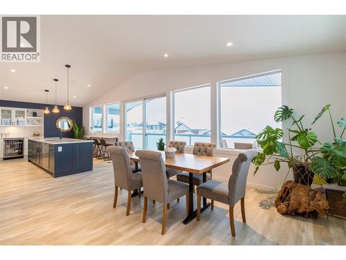 4 bed, 3 bath - 2521 Panoramic Way, Blind Bay, BC - Indoor Photo Showing Dining Room