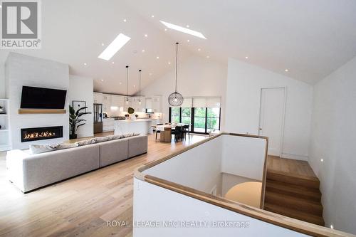 82 Ivy Crescent, Thorold (Confederation Heights), ON - Indoor Photo Showing Other Room With Fireplace