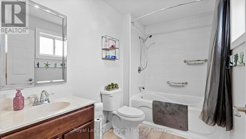 422 Willoughby Street, Huron-Kinloss (Lucknow), ON - Indoor Photo Showing Bathroom