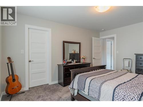 1532 Aspen Lane, Castlegar, BC - Indoor Photo Showing Bedroom