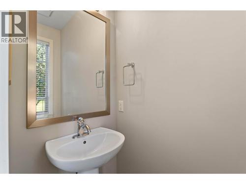 175 Holloway Drive Unit# 49, Kamloops, BC - Indoor Photo Showing Bathroom
