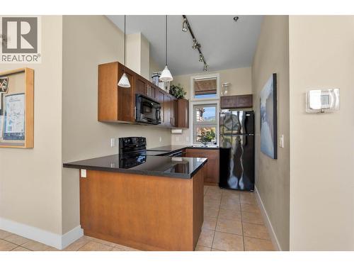 175 Holloway Drive Unit# 49, Kamloops, BC - Indoor Photo Showing Kitchen
