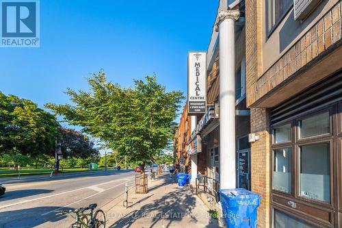 799 Bloor Street W, Toronto, ON 