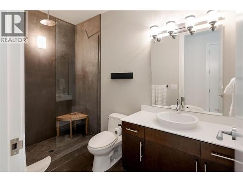 1495 Graham Street Unit# 304, Kelowna, BC - Indoor Photo Showing Bathroom