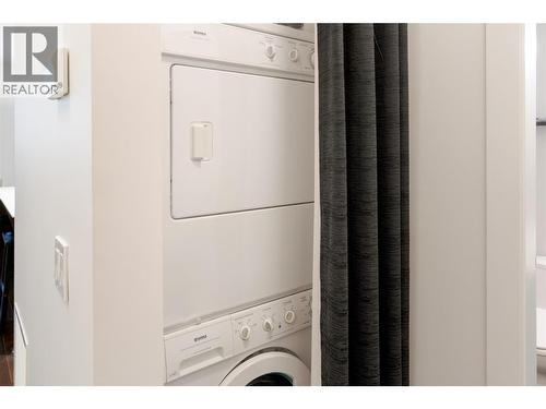 1495 Graham Street Unit# 304, Kelowna, BC - Indoor Photo Showing Laundry Room
