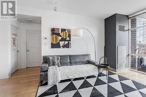 405 - 70 Port Street E, Mississauga, ON - Indoor