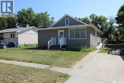 614 Front STREET  Eastend, SK S0N 0T0