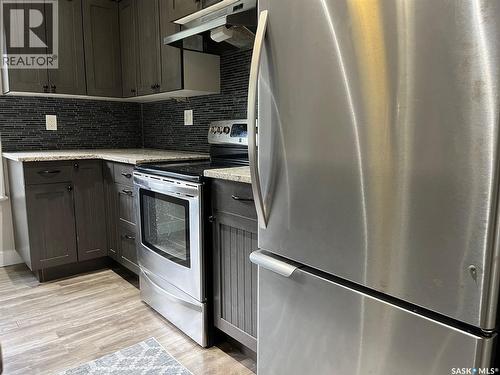 2059 Elphinstone Street, Regina, SK - Indoor Photo Showing Kitchen With Upgraded Kitchen